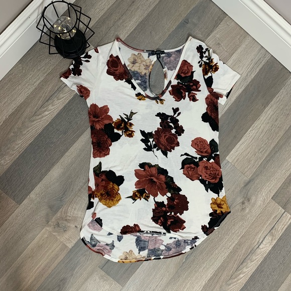 Dynamite Tops - Dynamite Floral T-shirt